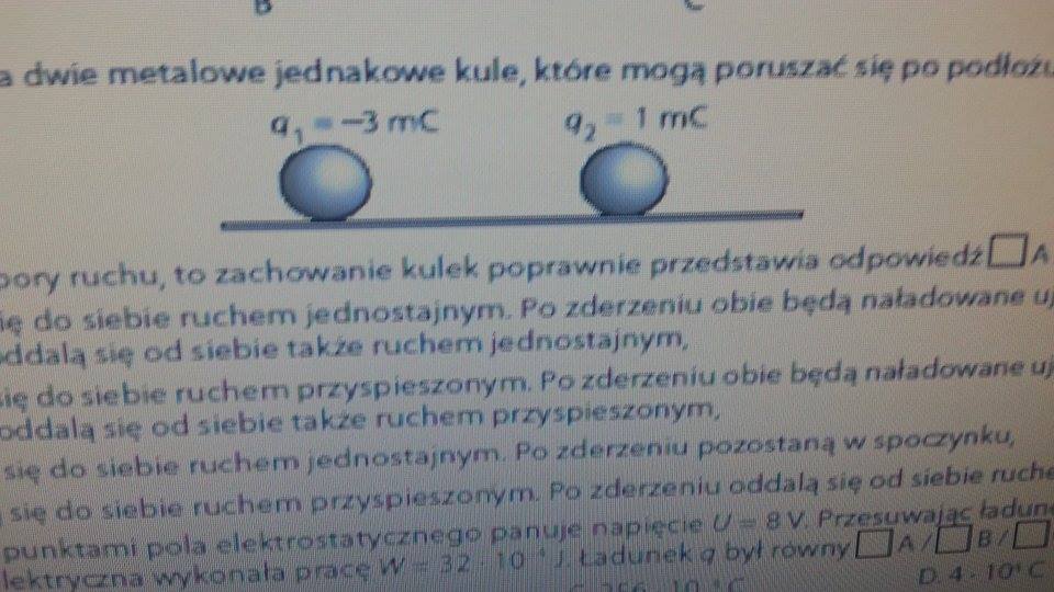 8. Ładunek elementarny jest równy 1,6 · 10−19 C. Liczba nadmiarowych