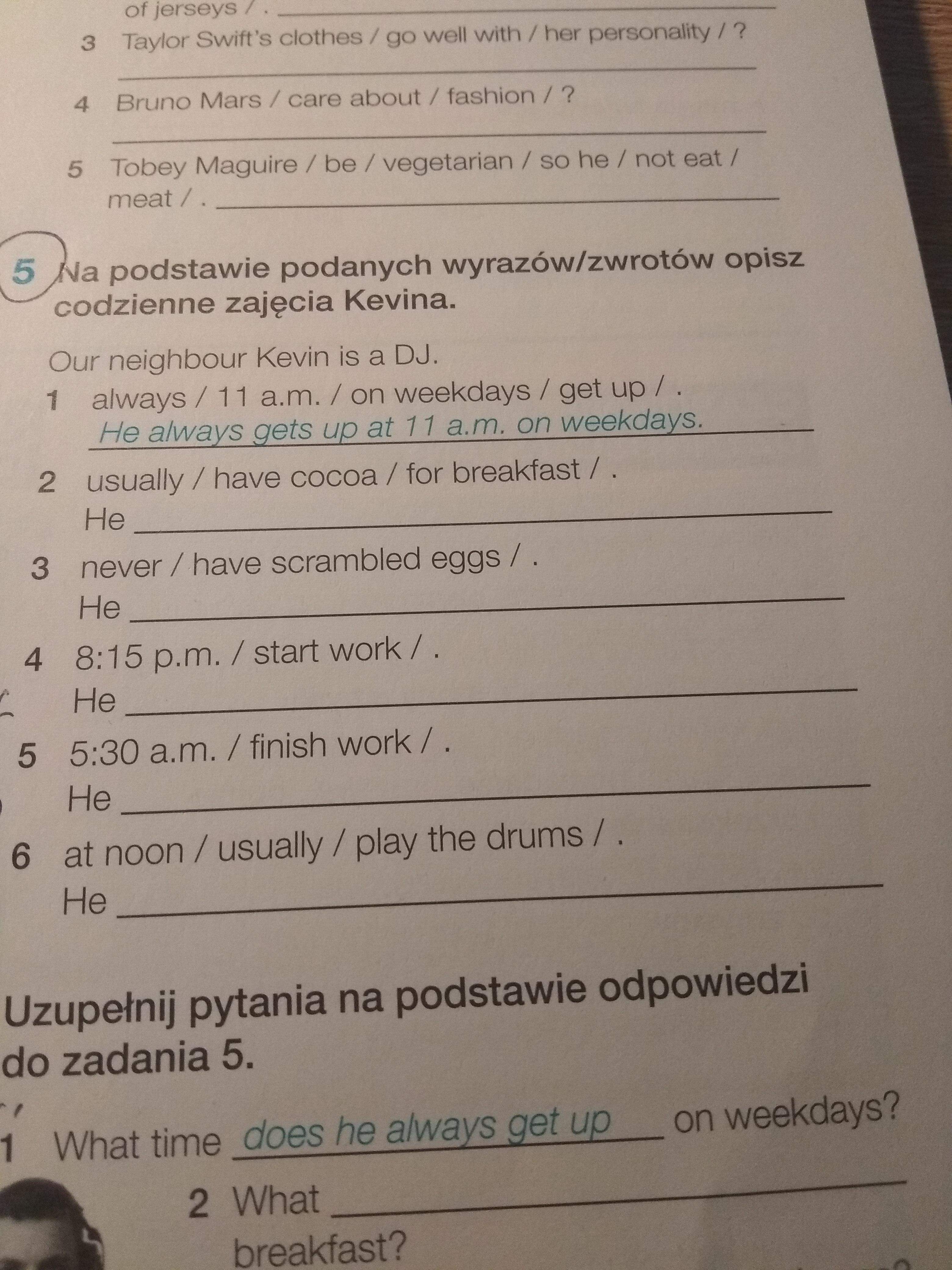 Na Podstawie Podanych Wyrazów Zwrotów Opisz Codzienne Zajęcia Kevina