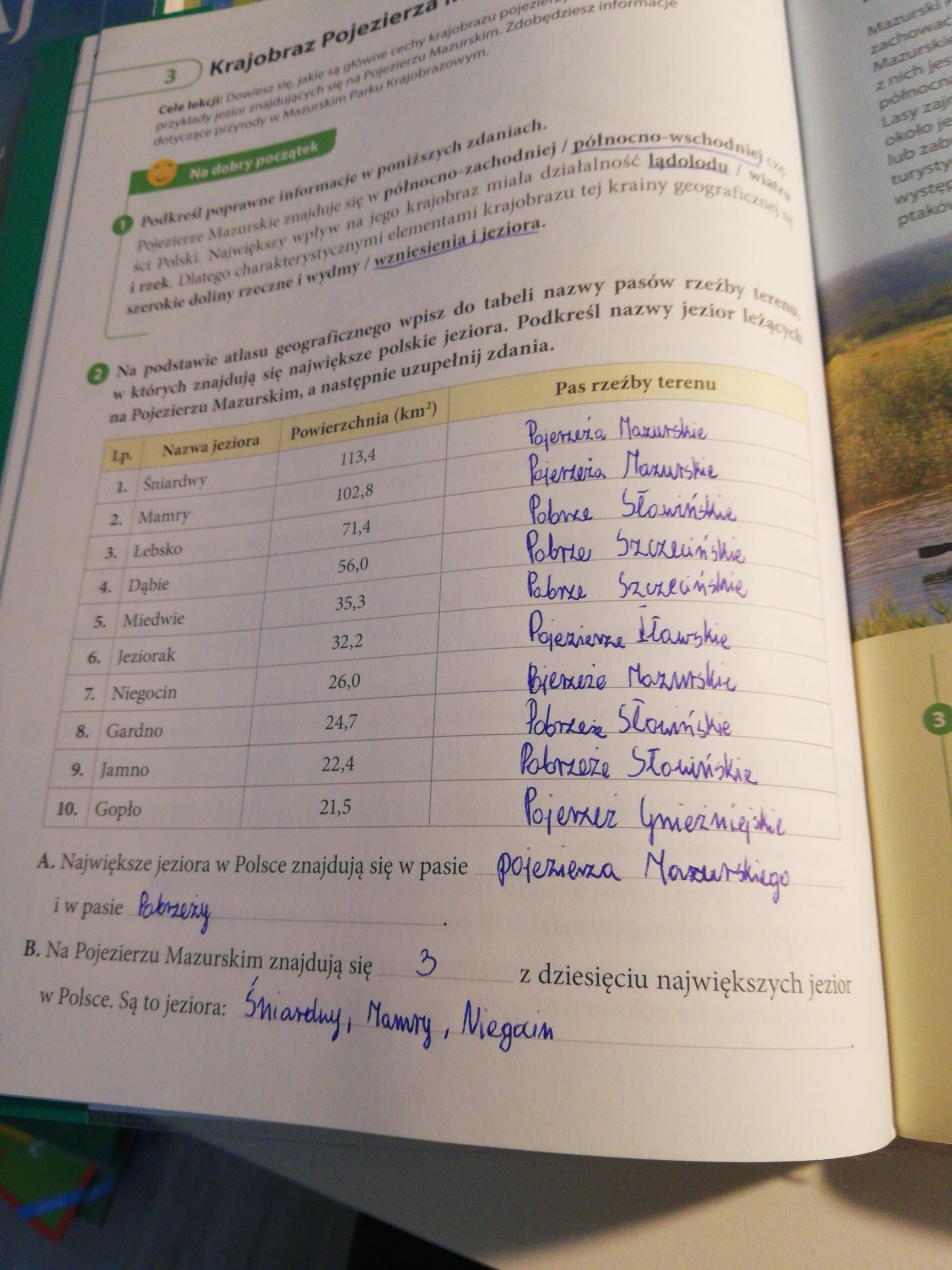 Na podstawie atlasu geograficznego wpisz do tabeli nazwy pasów rzeźby