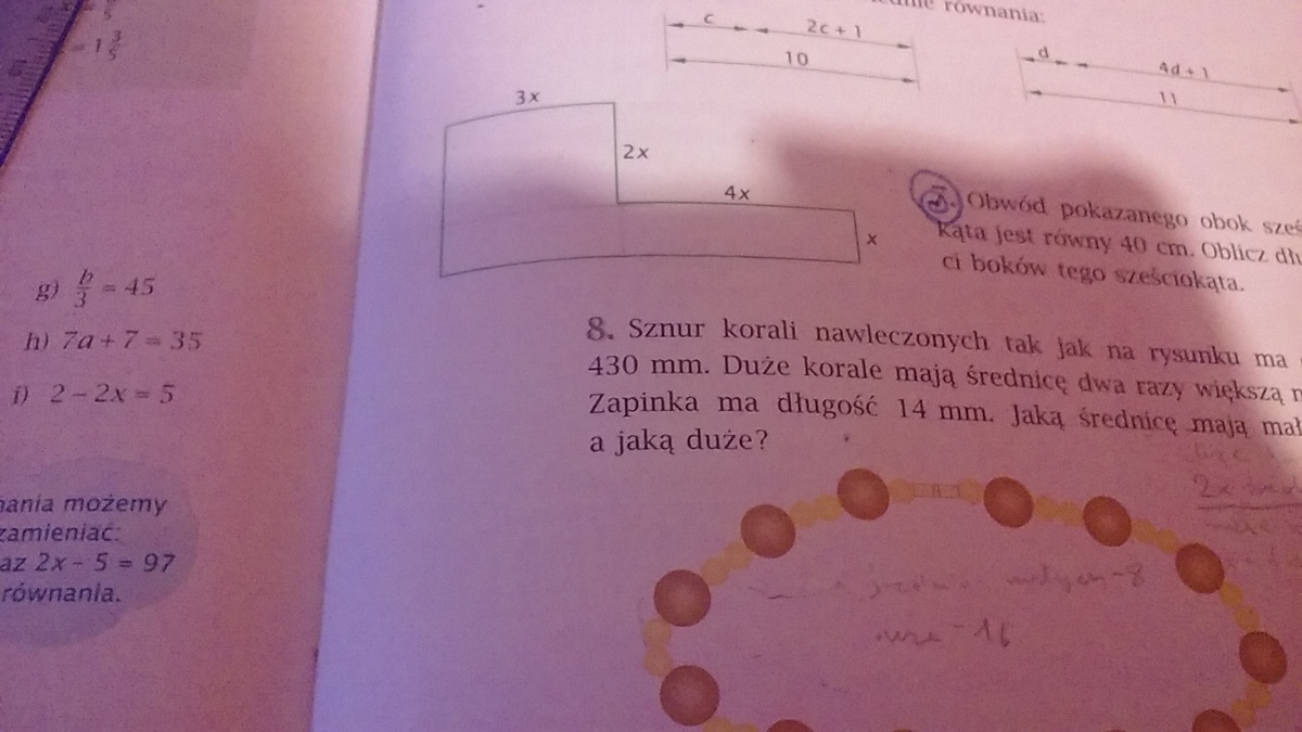 obwód pokazanego obok sześciokąta jest równy 40 cm.oblicz długości
