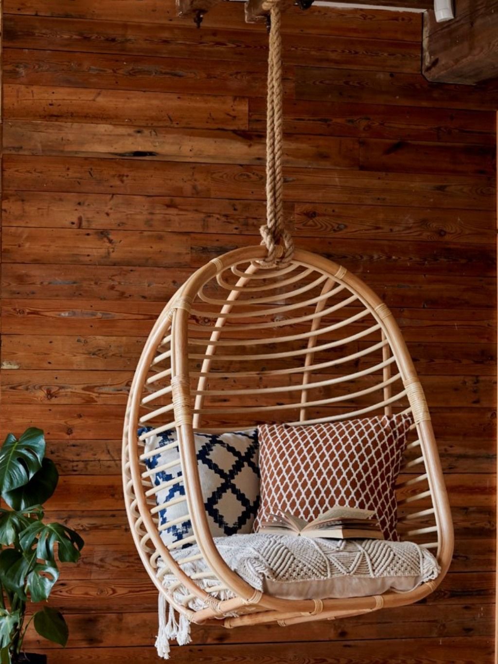 Discover 38 Hanging Chair Designs for 2025 Stylish Comfort in Every