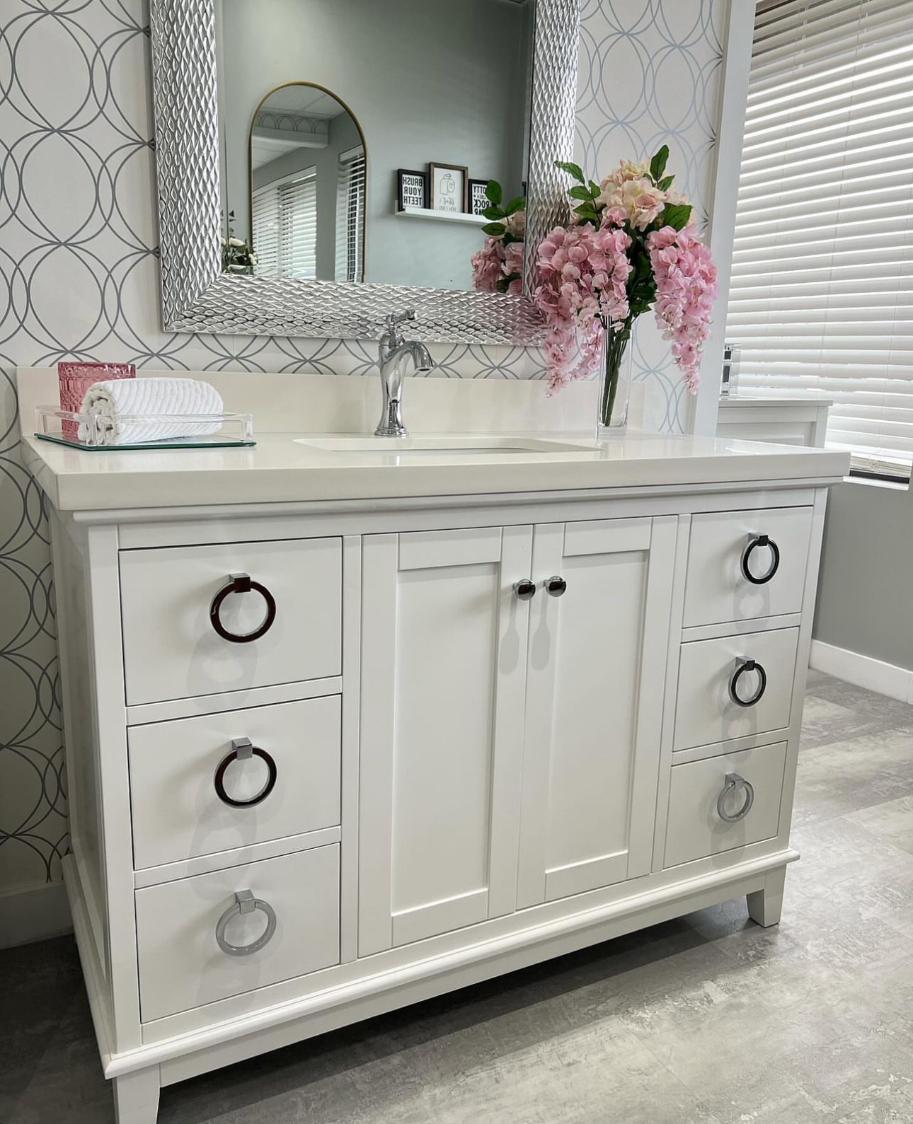 33 Stylish Bathroom Furniture Ideas to Transform Your Space
