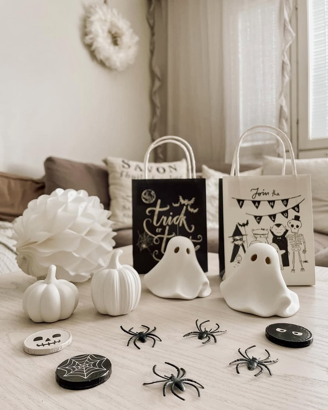 30 Halloween Party Decor Ideas That Will Haunt Your Guests In The Best