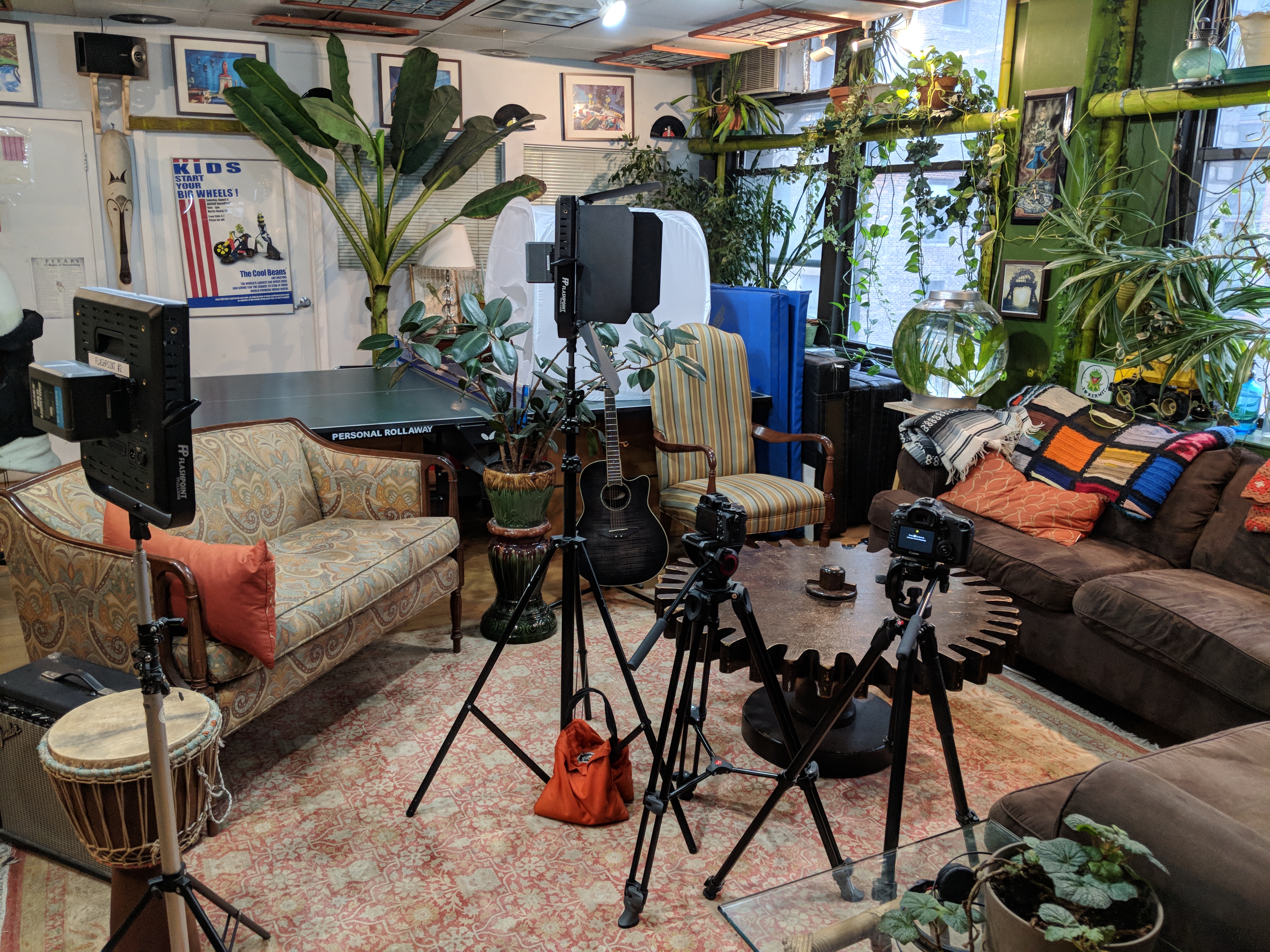 Lush Midtown Photo/Video Studio w/ Equipment Placeuse