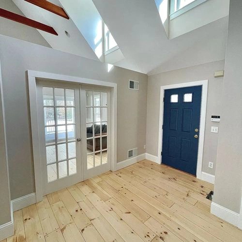 Benjamin Moore Gray vs. Benjamin Moore Ballet White color