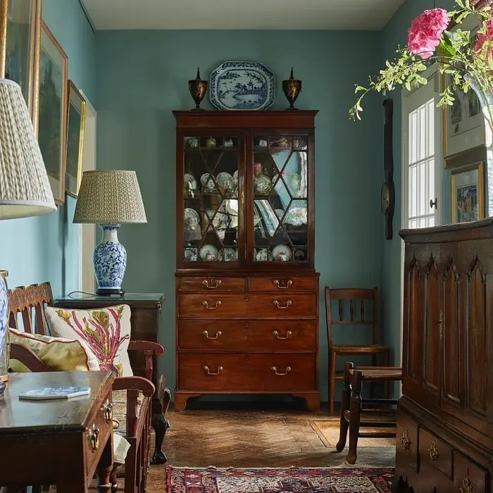 Farrow and Ball Dix Blue 82 paint color