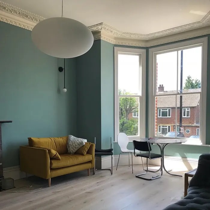 Farrow and Ball Dix Blue 82 paint color