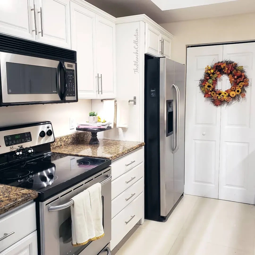 Behr light paint colors for kitchen