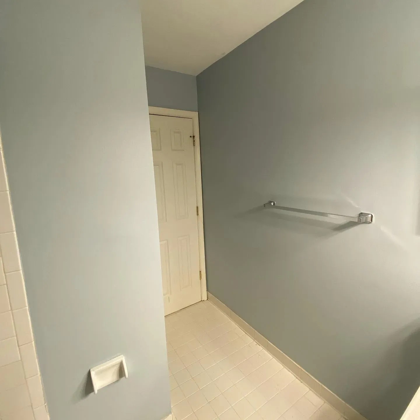 Behr midtone paint colors for bathroom