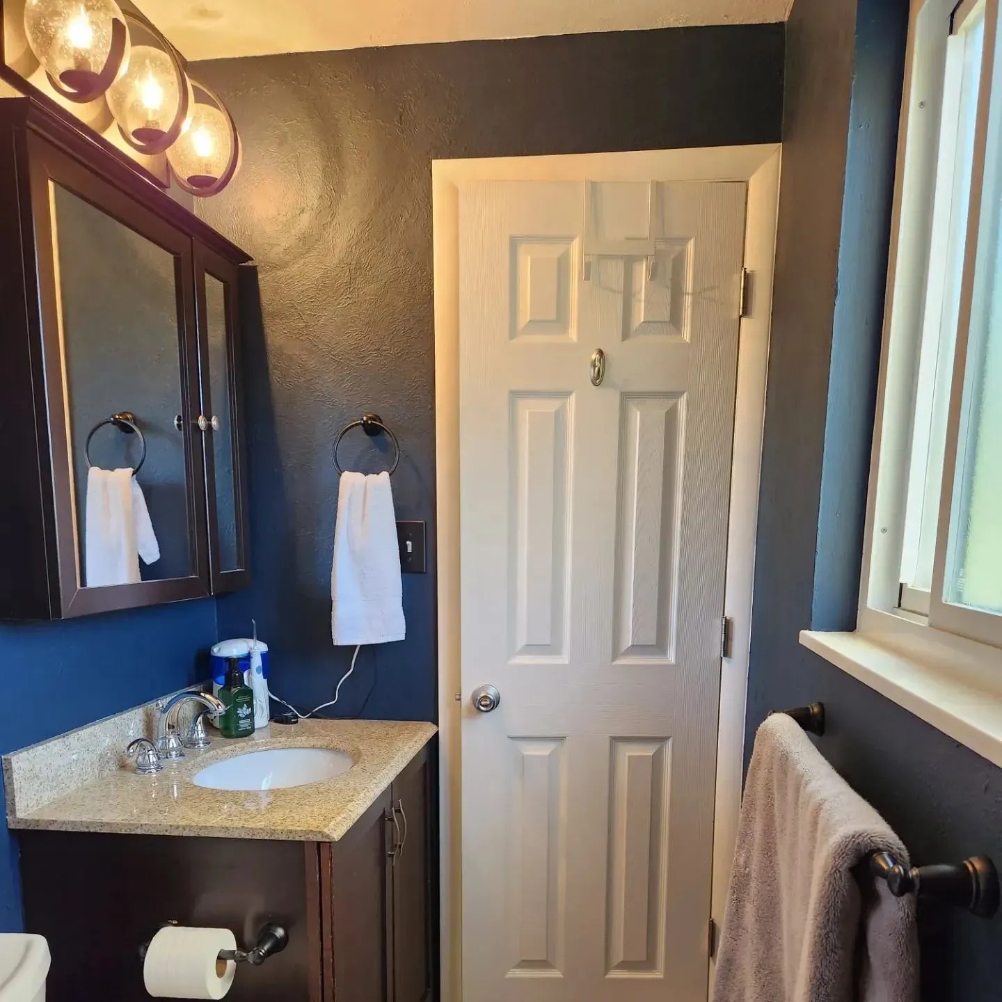 Behr blue paint colors for bathroom