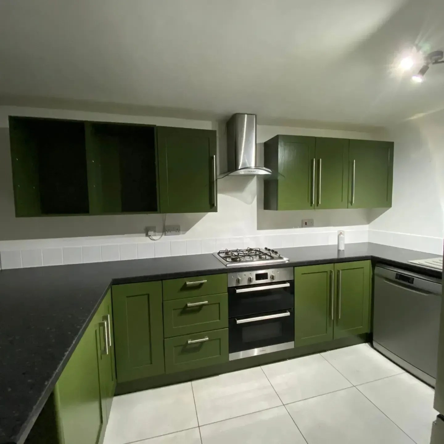 Benjamin Moore dark green paint colors for kitchen