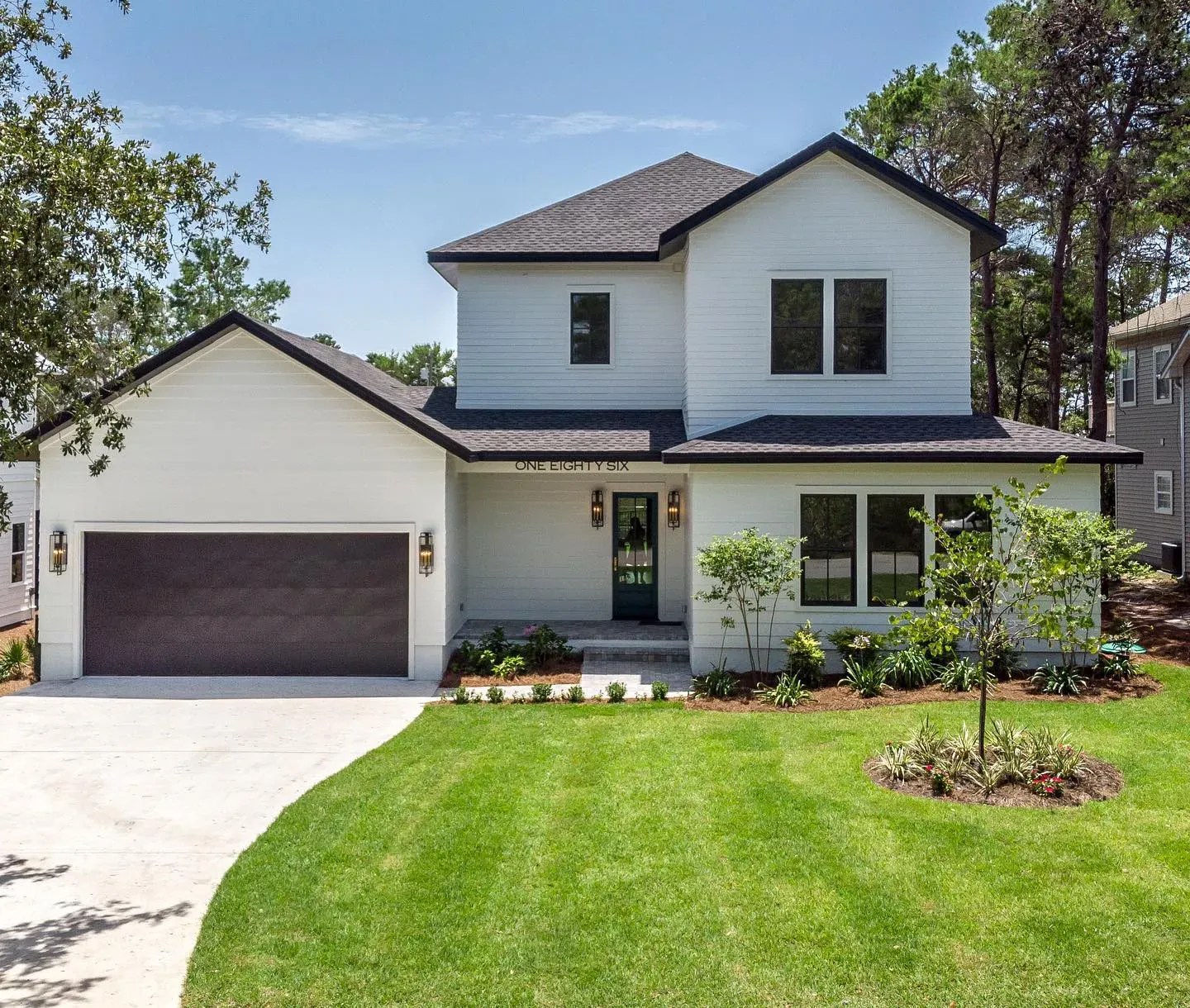 Benjamin Moore light paint colors for exterior