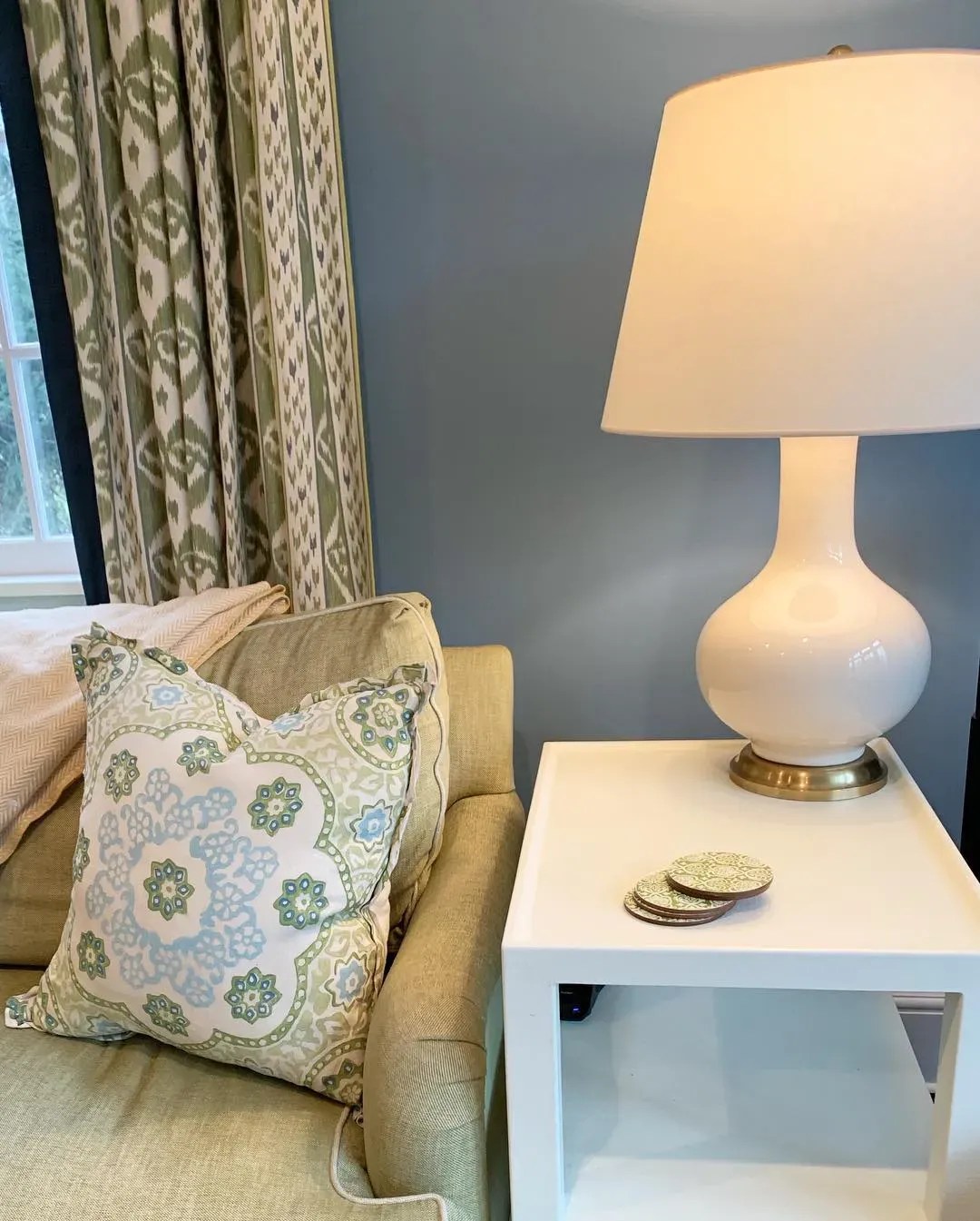 Benjamin Moore midtone blue paint colors for living room