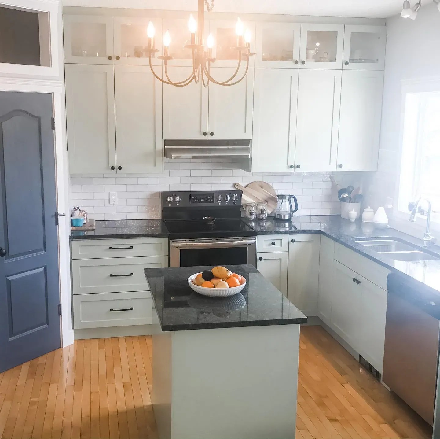 Benjamin Moore light green paint colors for kitchen