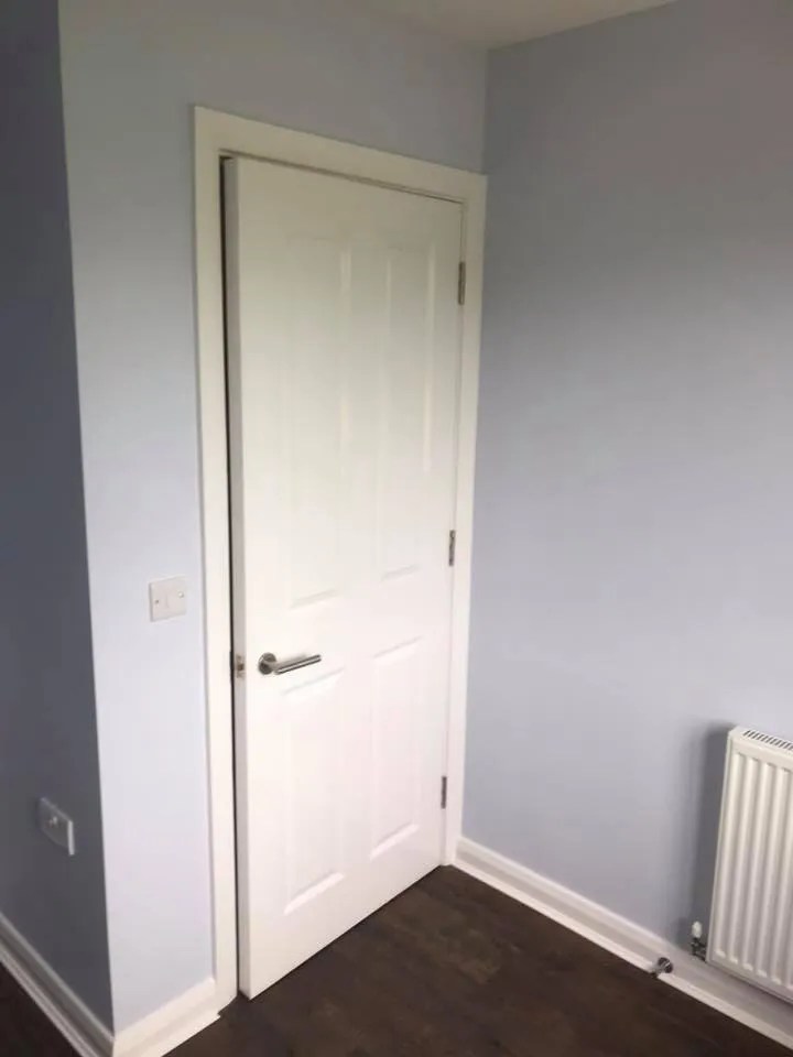 Dulux 29BB 75/065 Blueberry White paint color review with interior pictures