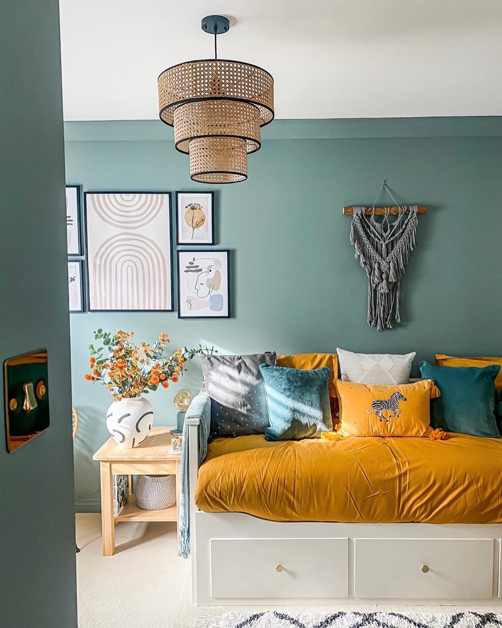 Green boho interior with yellow decoration PLAN