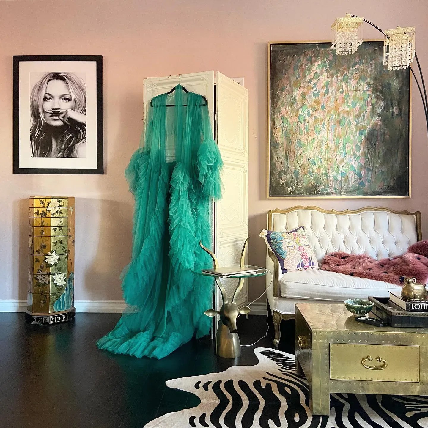 Sherwin Williams midtone pink paint colors for bedroom