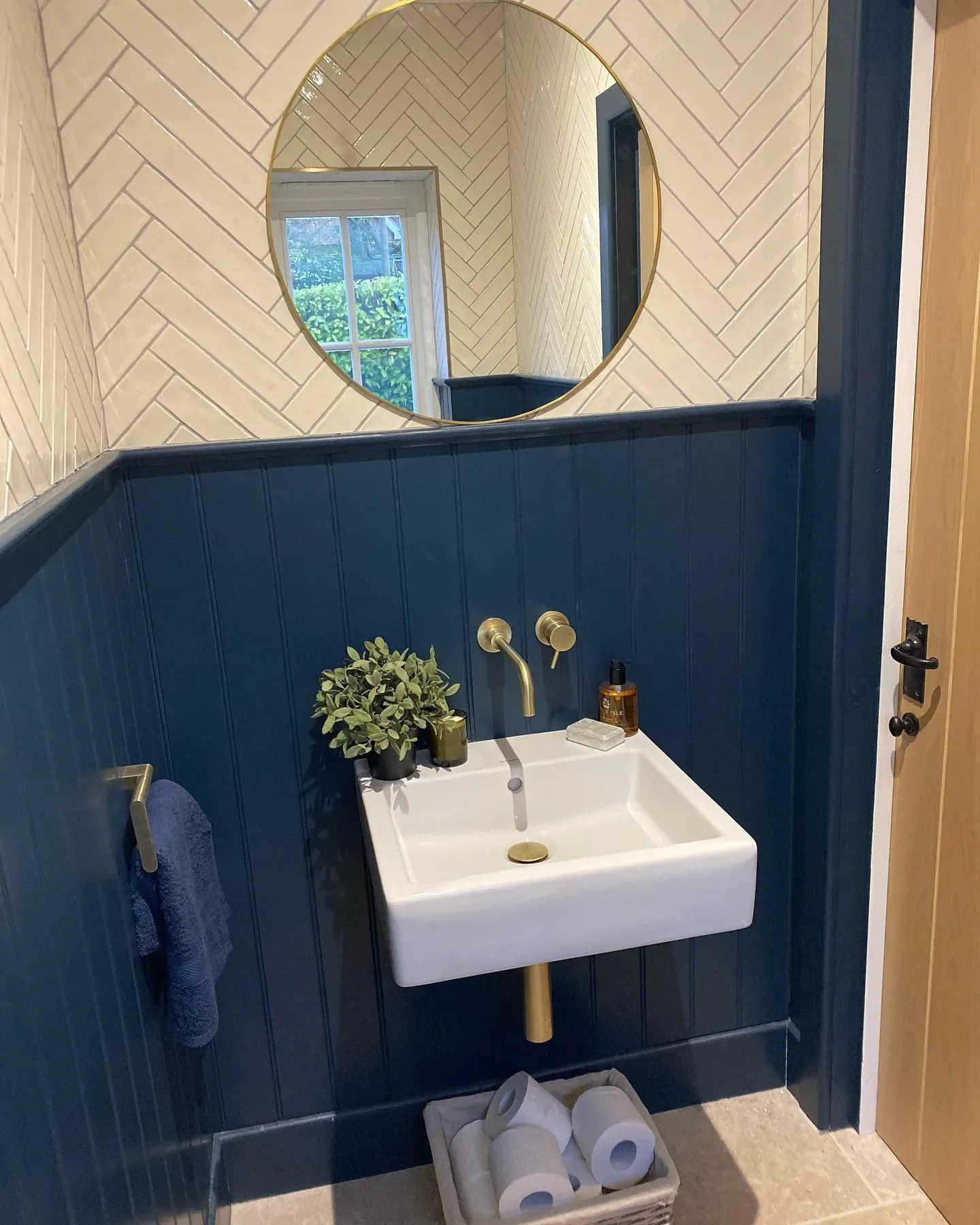 Dark blue paint colors for bathroom