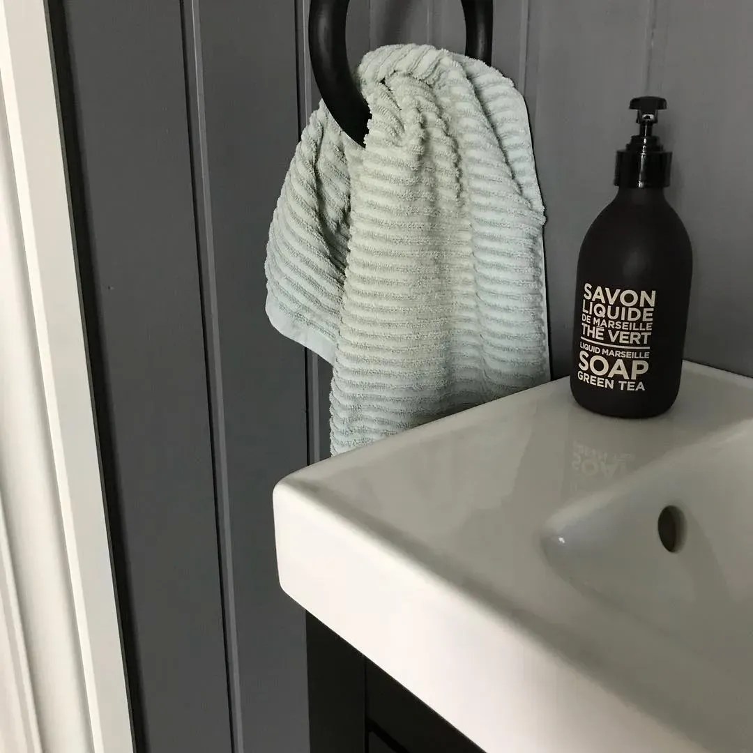 Jotun midtone paint colors for bathroom