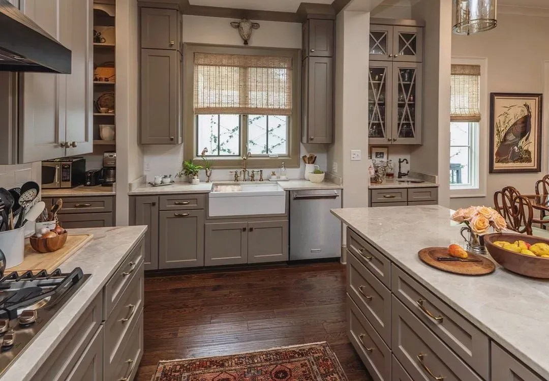 Sherwin Williams midtone paint colors for kitchen