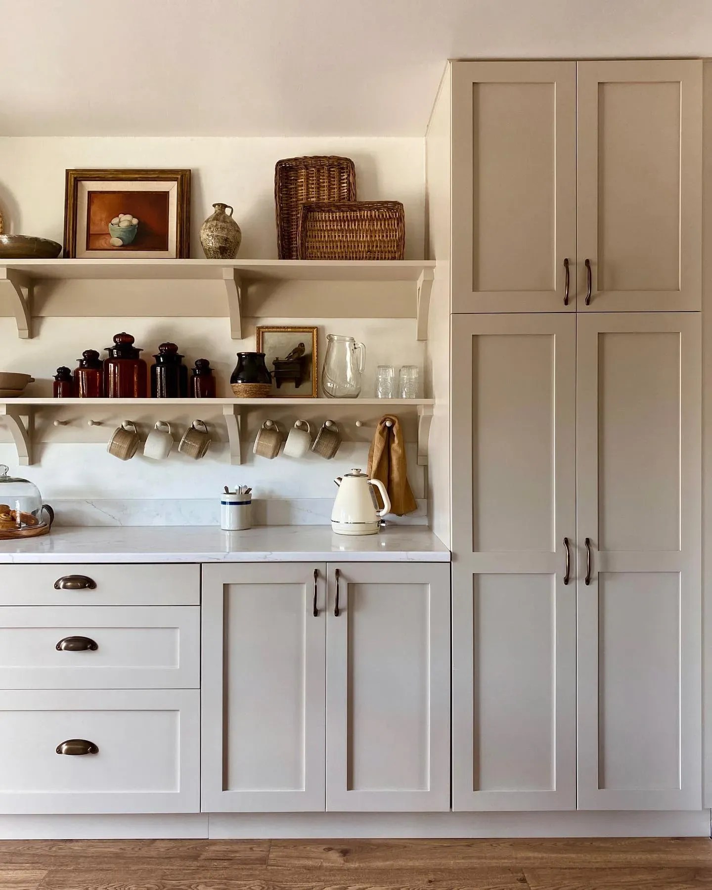 Sherwin Williams midtone paint colors for kitchen