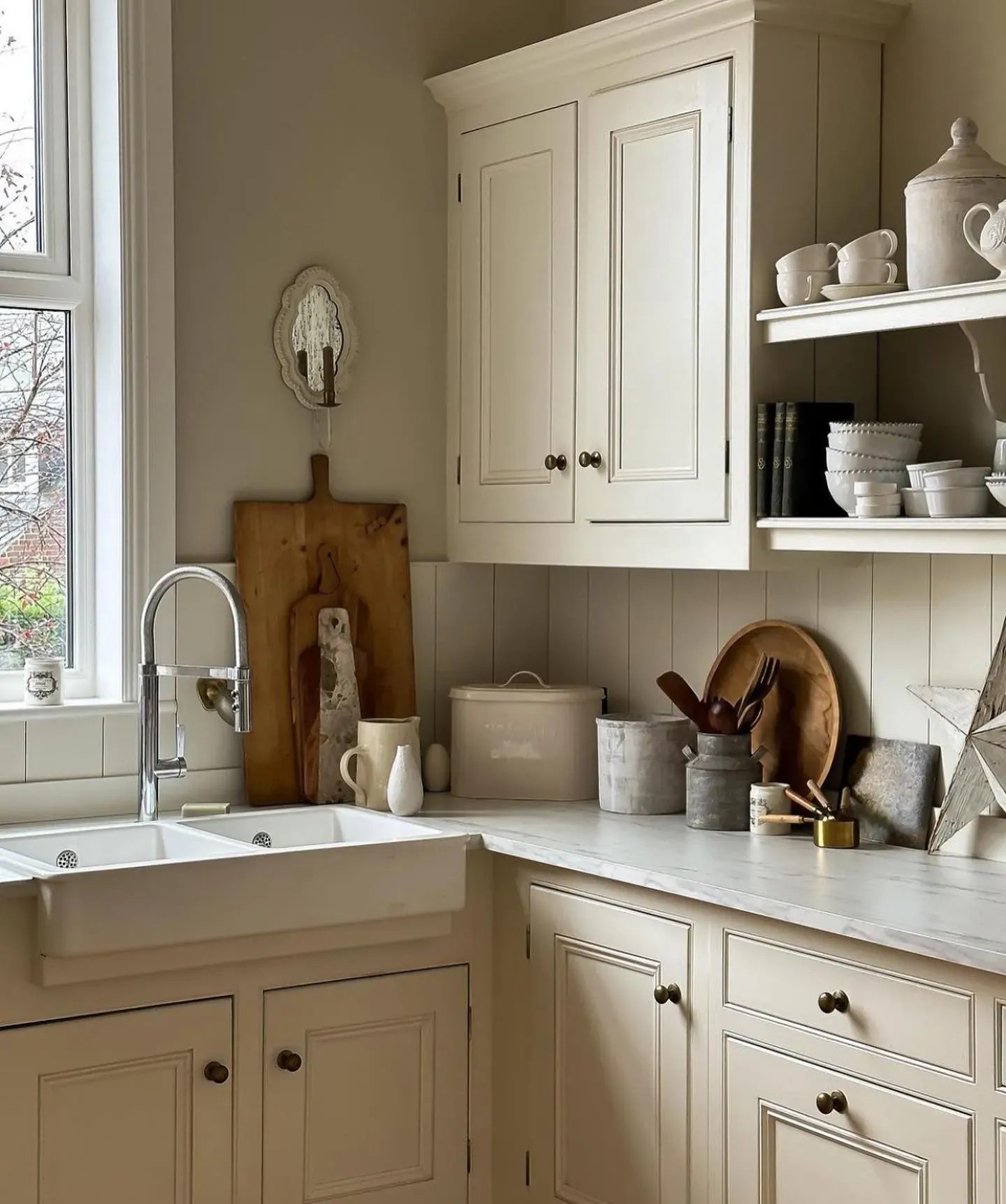 Farrow and Ball light paint colors for kitchen