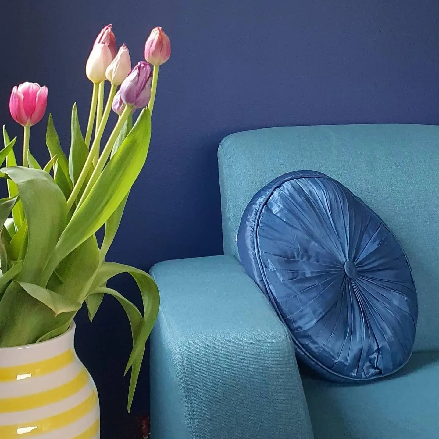 Jotun blue paint colors for living room