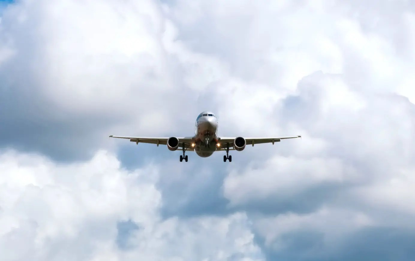 Why Do Planes Have Headlights? Planenerd