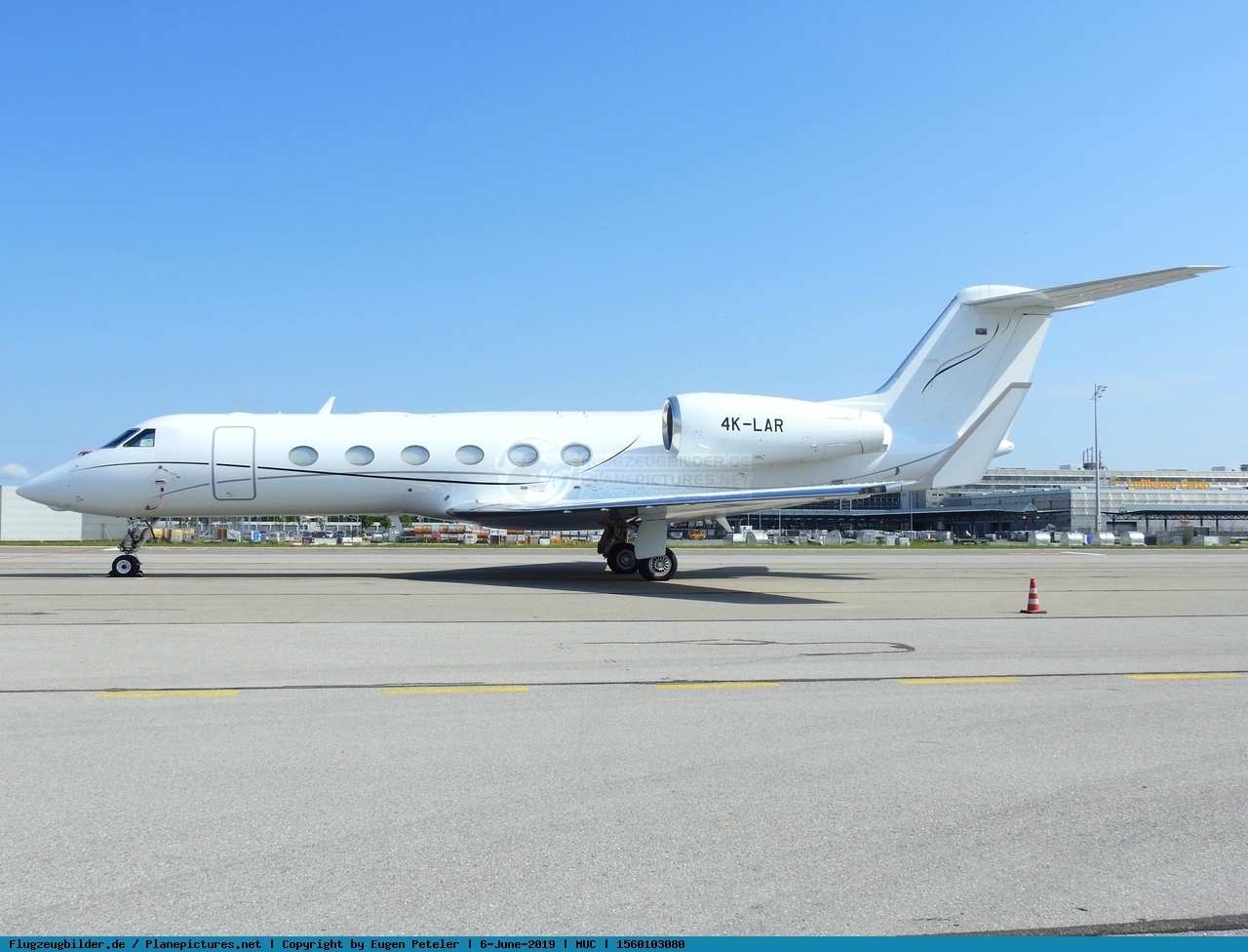 Foto Silk Way Business Aviation Gulfstream G450 4KLAR