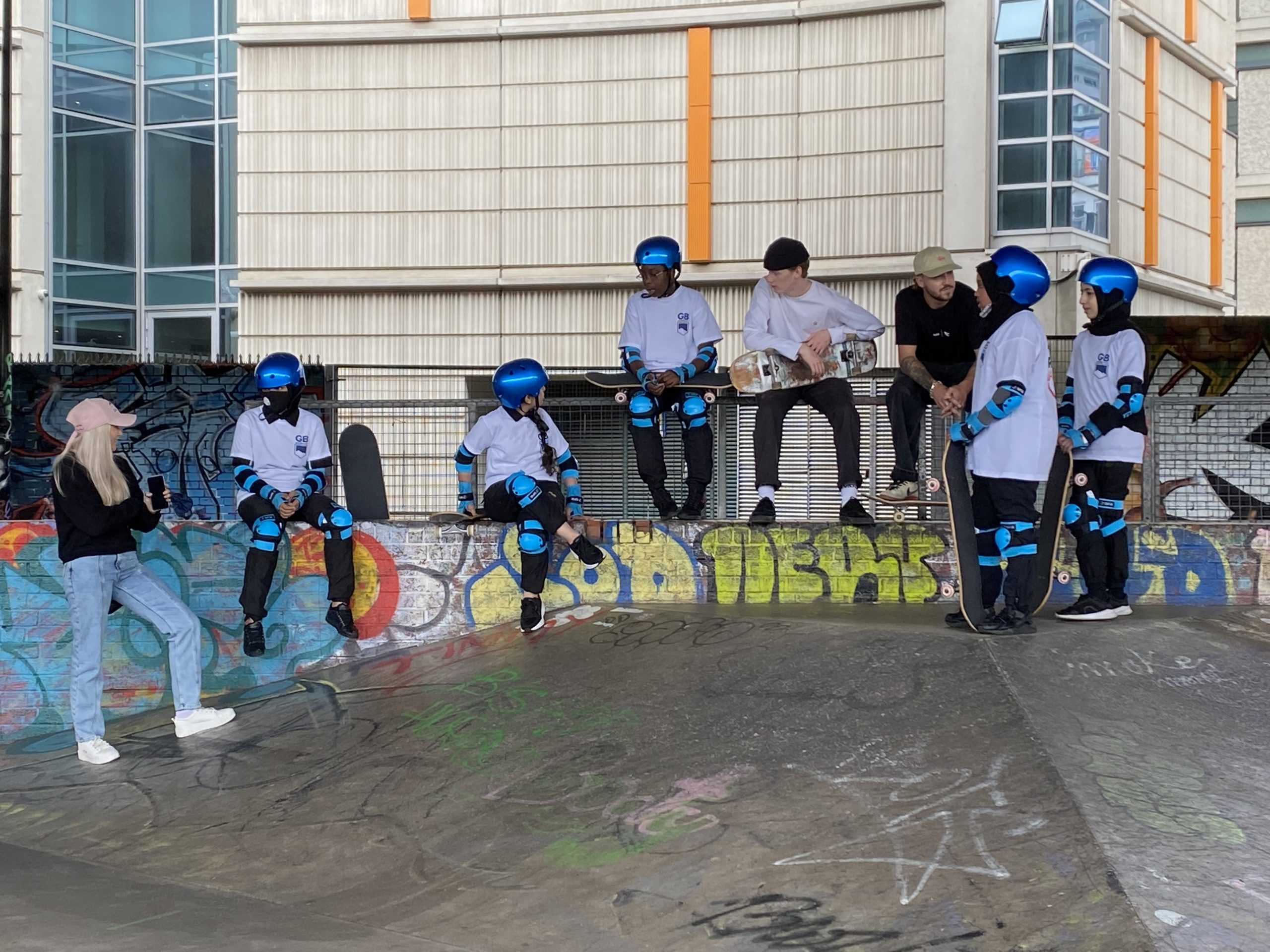 GB Snowboarders Pass on Tips to Novice Skateboarders