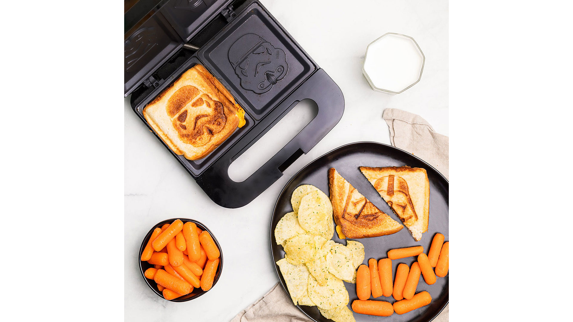 Star Wars - Vader & Trooper Sandwich Maker - planet unknown store