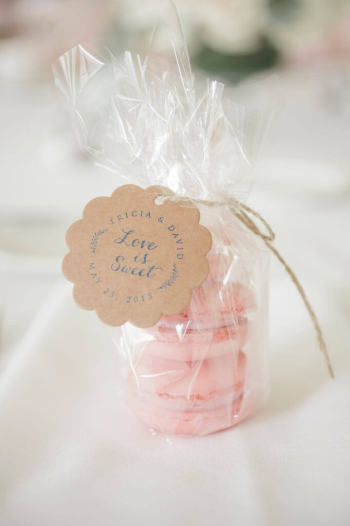 What to put in baby shower gift bags for guests? 27+ Awesome Ideas