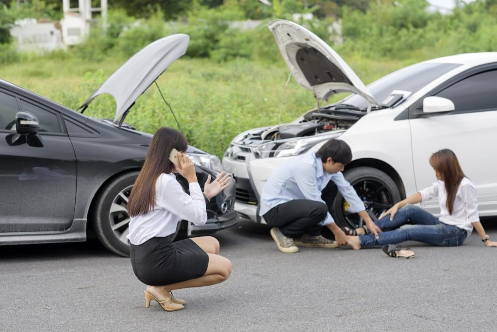 Why an Auto Accident Lawyer is Essential in Handling your Compensation