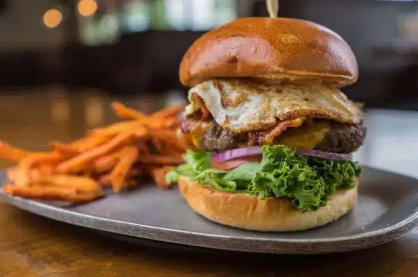 Die besten Burger in Plano Jidian Stone
