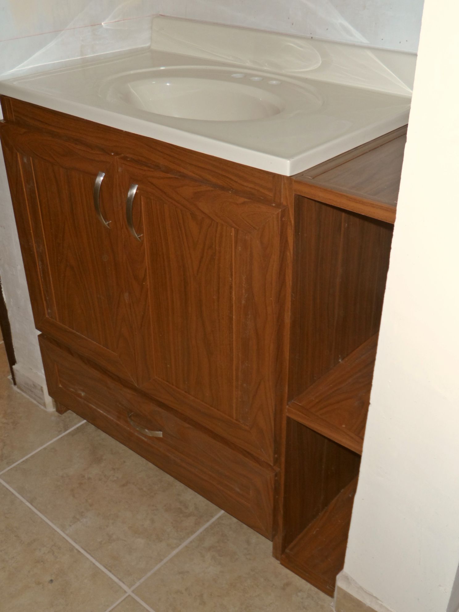 PLASTIC BATHROOM PLASTIC BATHROOM