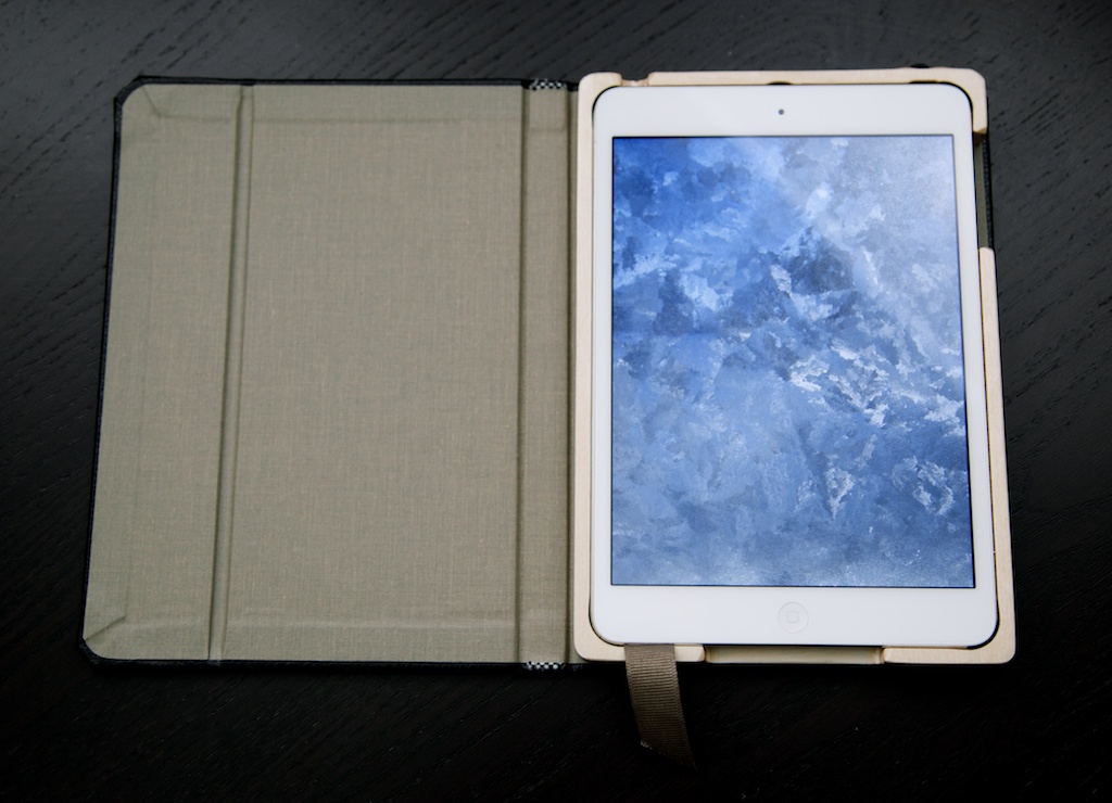 Review Pad & Quill Contega Case // Plasticmind