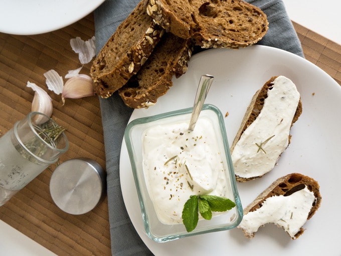 Easy 1Minute Feta Cheese Dip w/ sour cream and garlic