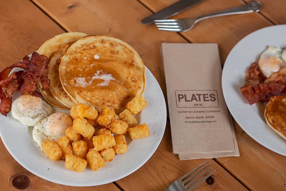 Plates Eatery Courtenay dining service
