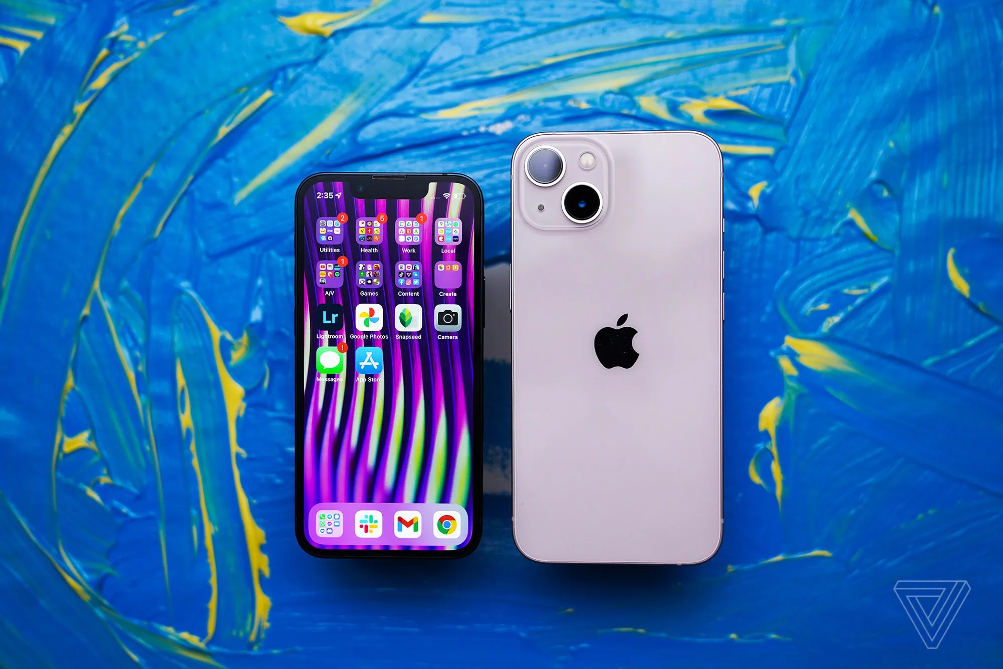iPhone Handoff va partaja fără întreruperi un singur număr între două telefoane.