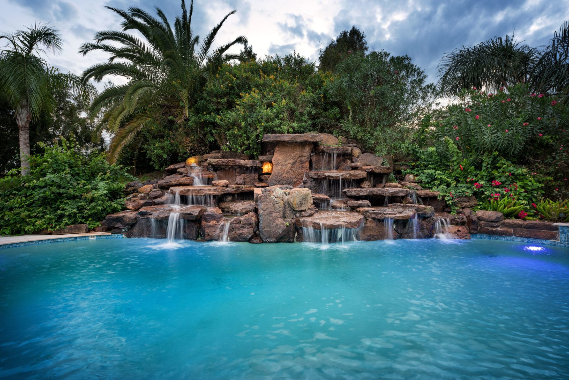 Buying a House with a Pool vs Buying a House without a Pool