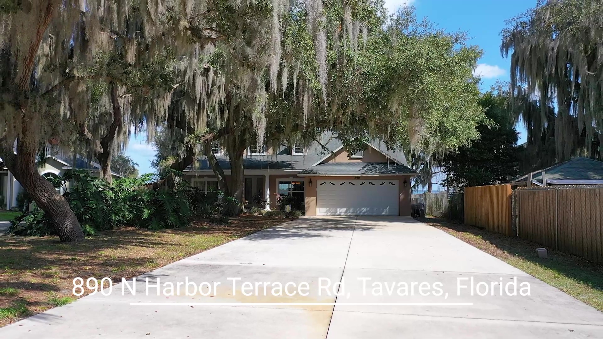 Lakefront Home for Sale in Tavares, FL Located On Beautiful Lake Dora