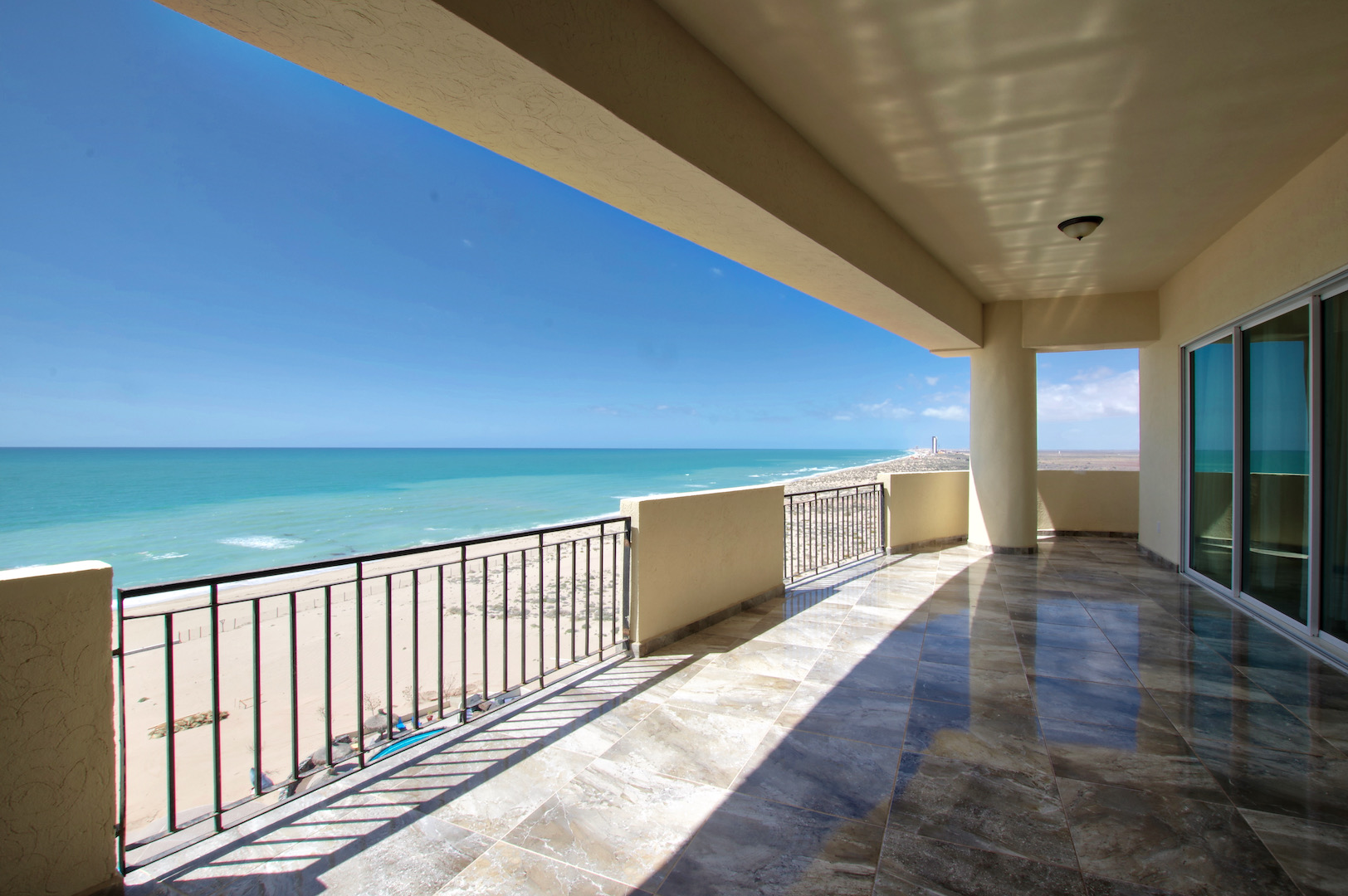 4 Bedroom Condo Playa Azul