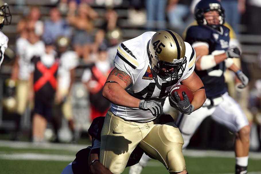 Top 9 Best NFL Fullbacks in the World [2024 Update] Players Bio