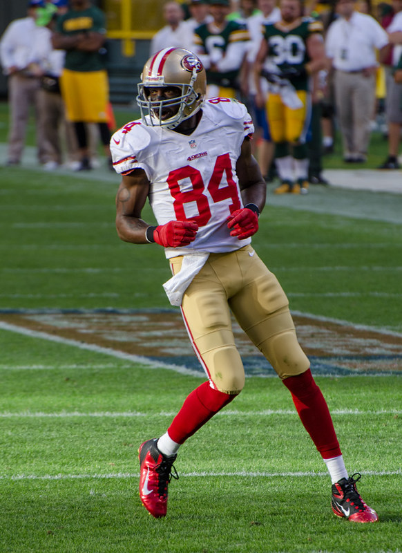 10 Tallest NFL Receivers in History [2024 Update] Players Bio