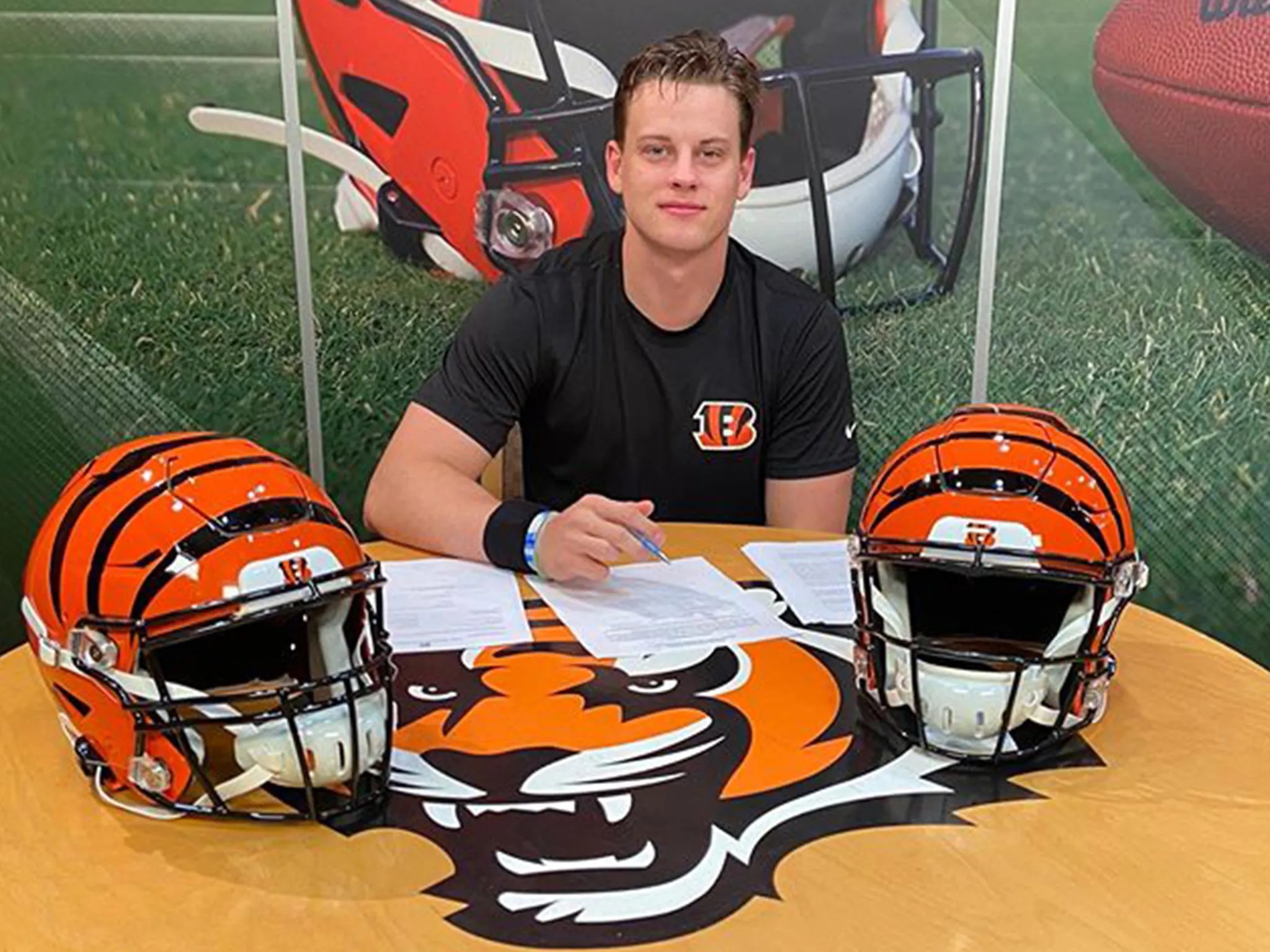 Joe Burrow Net Worth 275 Million Extension & Annual Salary