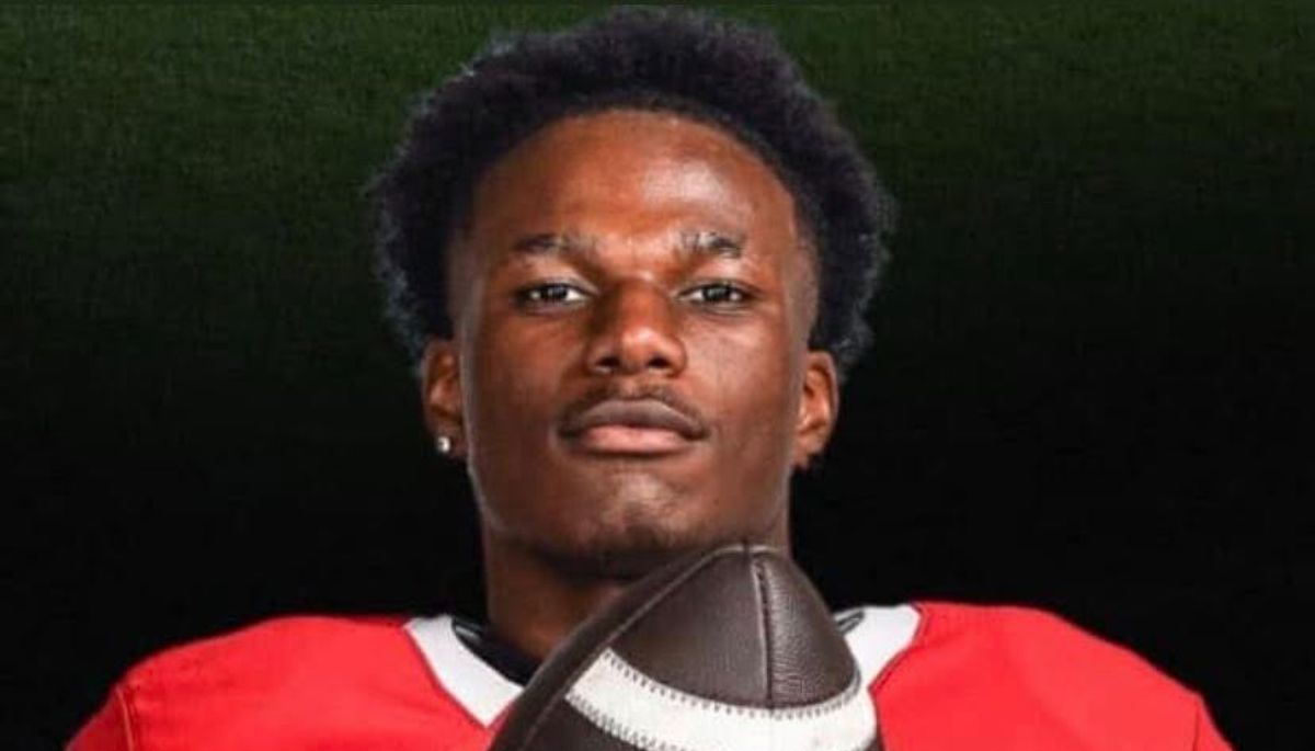 Manvel HS Football Player Kenneth Leaks, 18, Dies Untimely, Leaving His