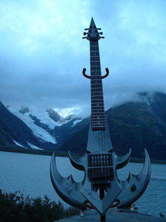 50 Of The Most Bizarre Guitars You'll Ever See • Play Guitar!