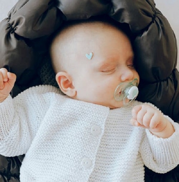 Should A Baby Sleep With A Pacifier? Play Learn Space