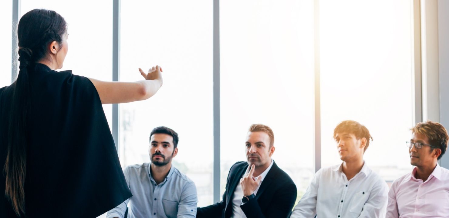 Serve un corso per saperci fare con le ragazze? PlayLover Academy