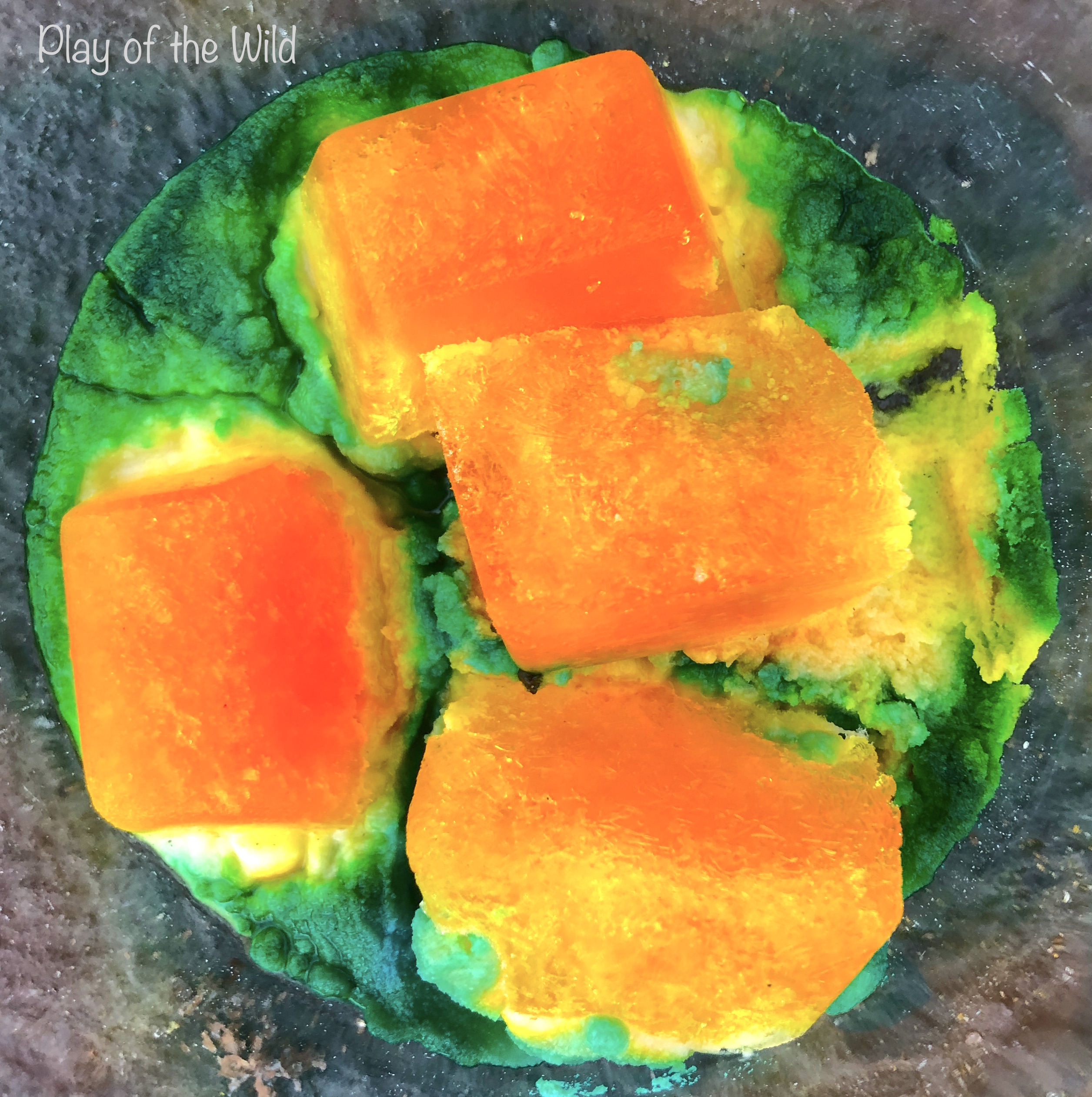 Frozen Bicarbonate of Soda and Vinegar Experiment Play of the Wild